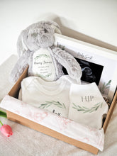 Load image into Gallery viewer, BOTANICAL PREGNANCY NEW BABY Gift Hamper set box
